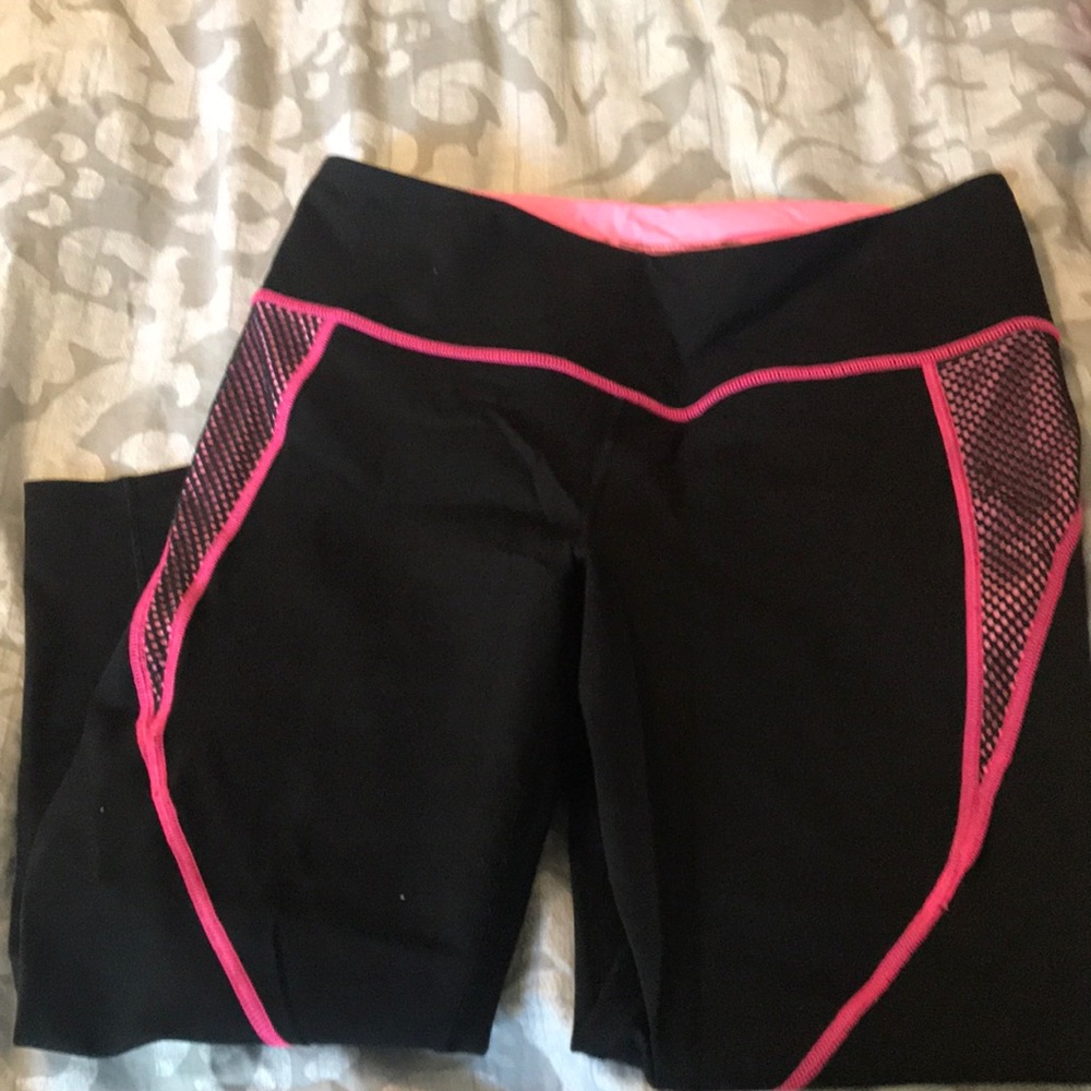 VS Crop Workout Pants